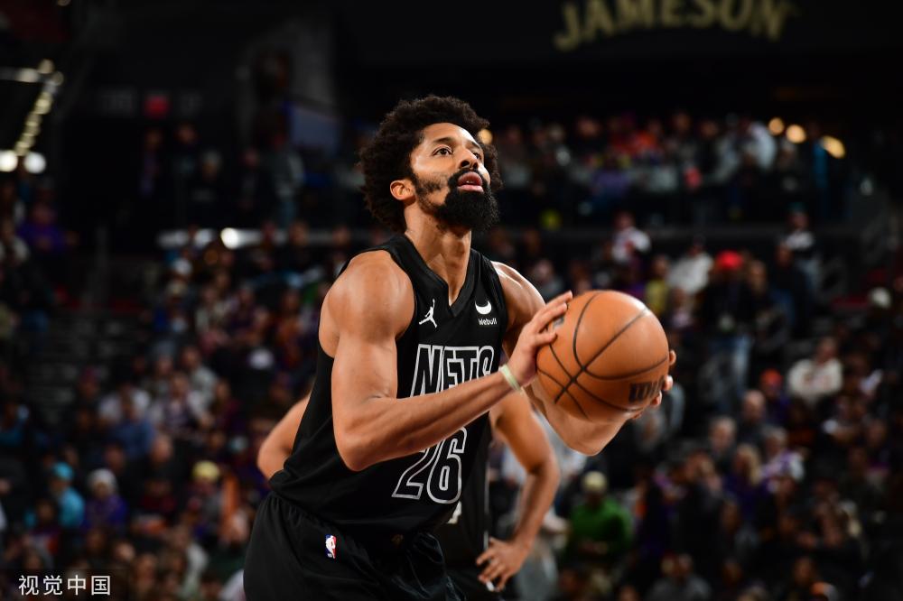 而湖人虽然 而湖人虽然