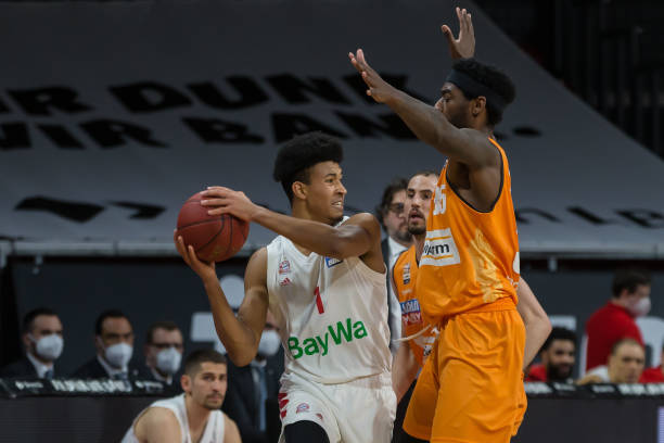 胁球员的位 胁球员的位